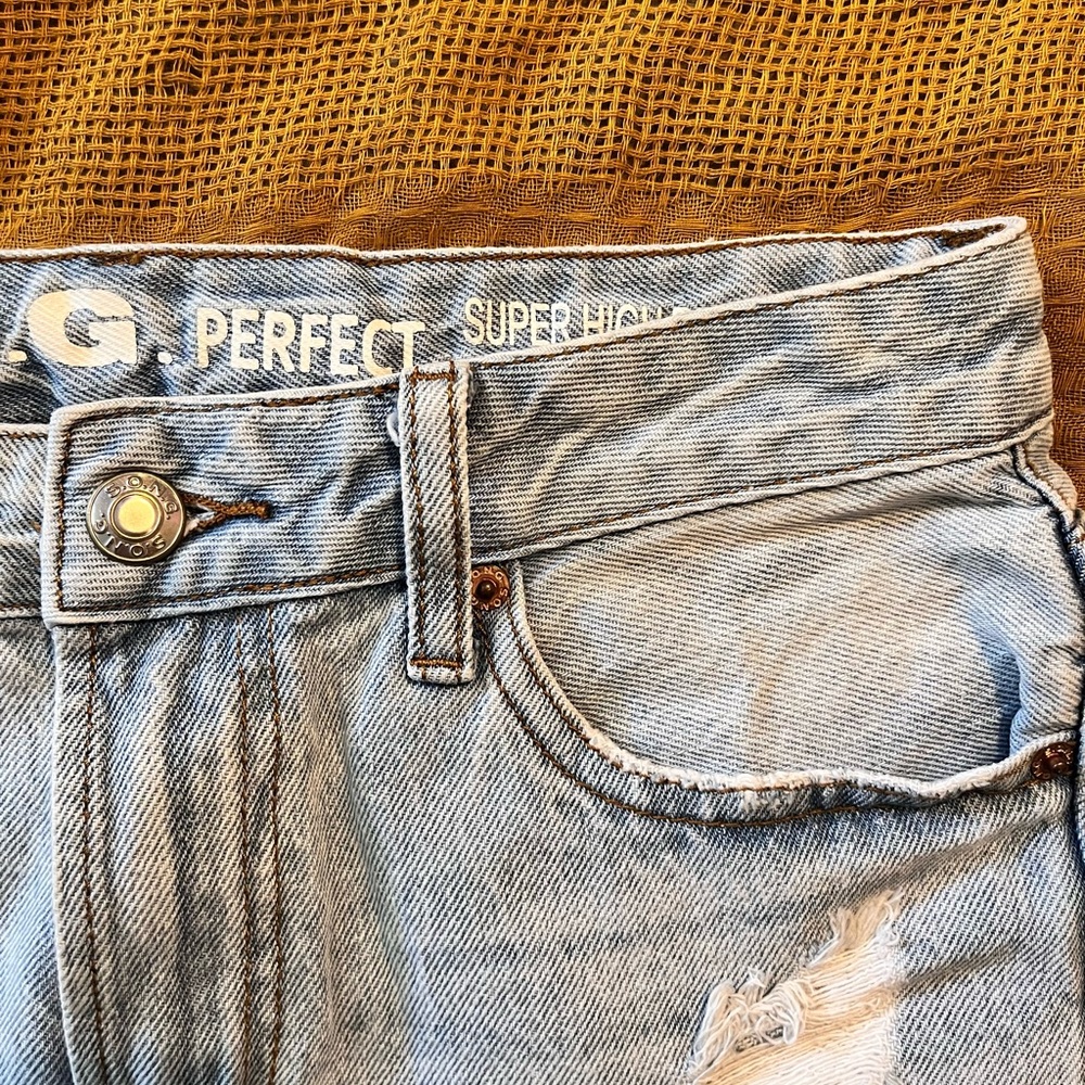 Super High Rise Shorts - Picture 2 of 3